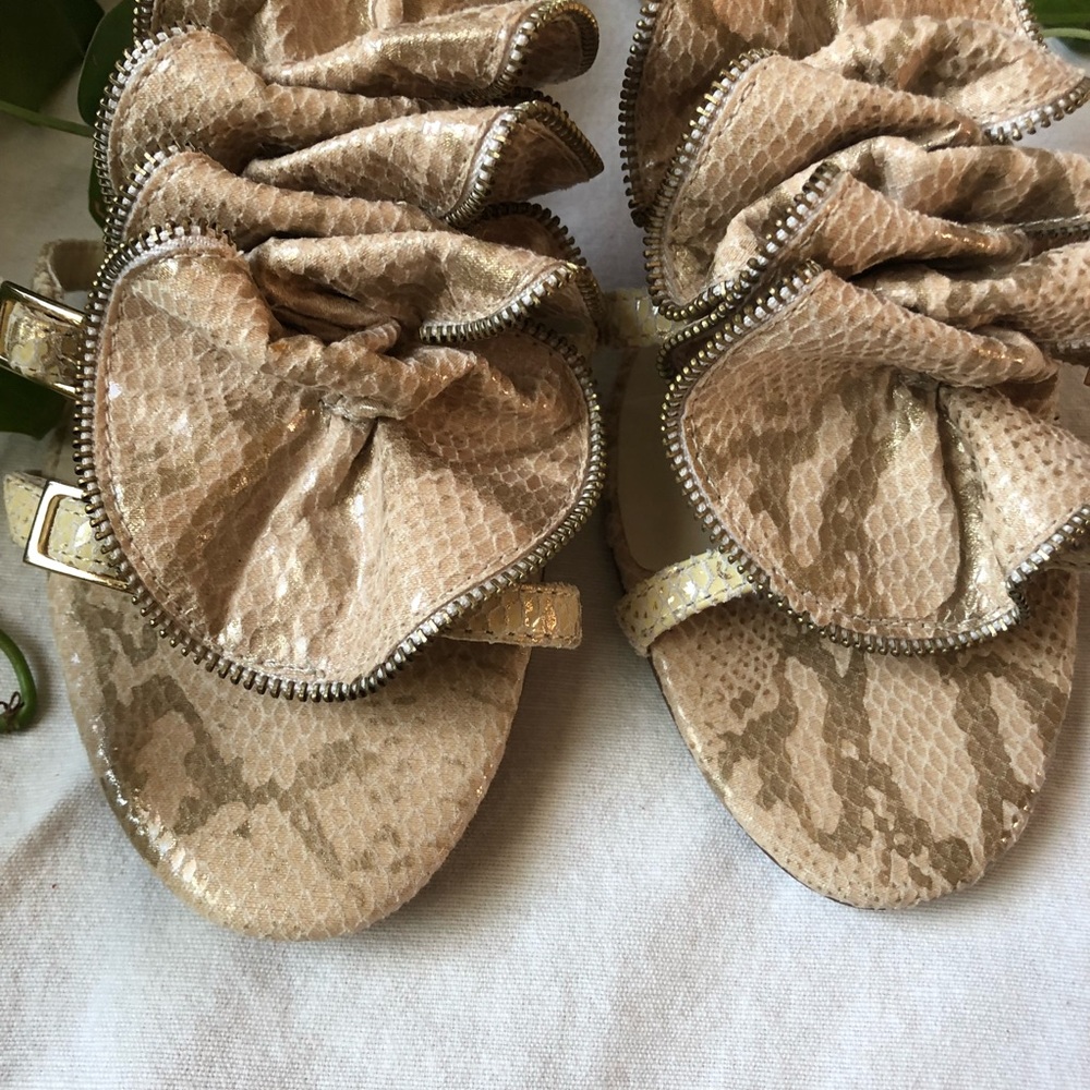 Kelsi Dagger Monroe Ruffle Sandals 9.5 - Picture 5 of 6